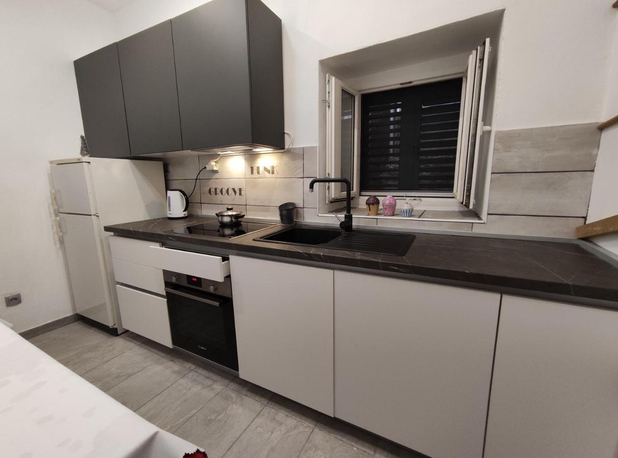 Apartment Tona Sibenik Luaran gambar