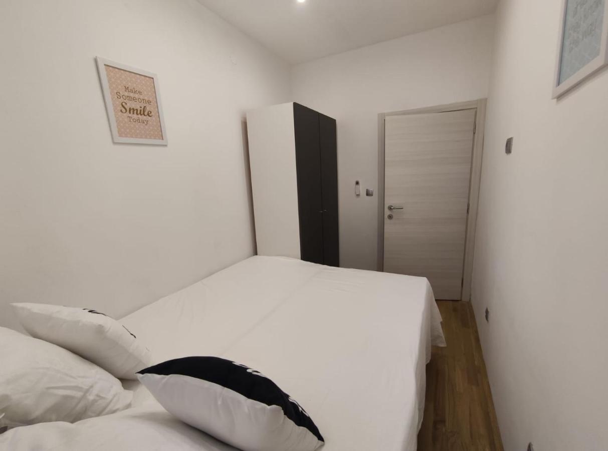 Apartment Tona Sibenik Luaran gambar
