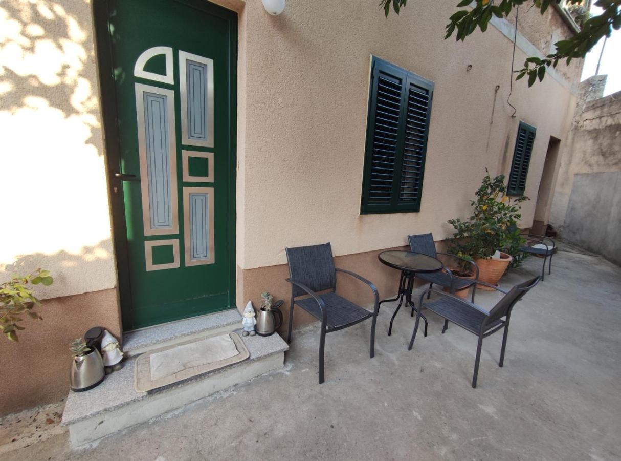 Apartment Tona Sibenik Luaran gambar