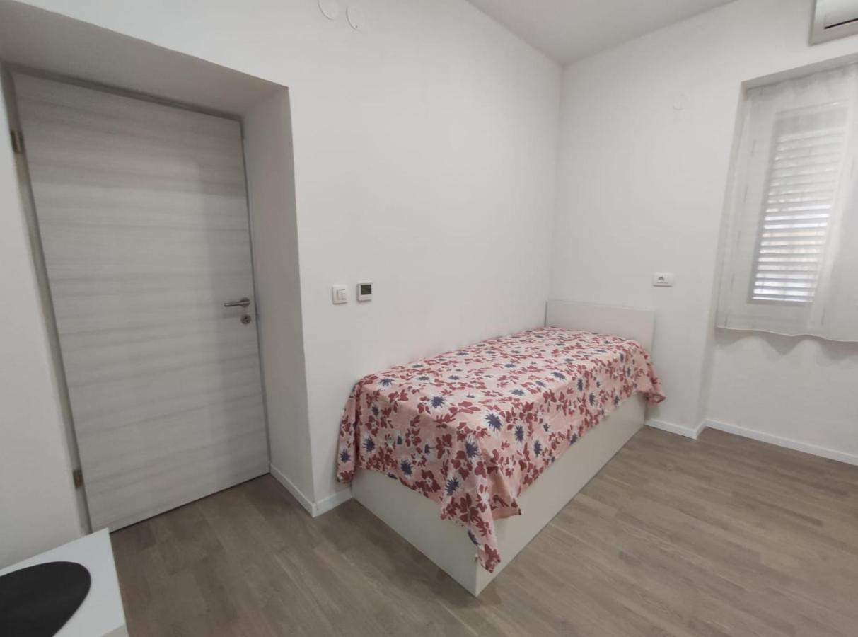 Apartment Tona Sibenik Luaran gambar